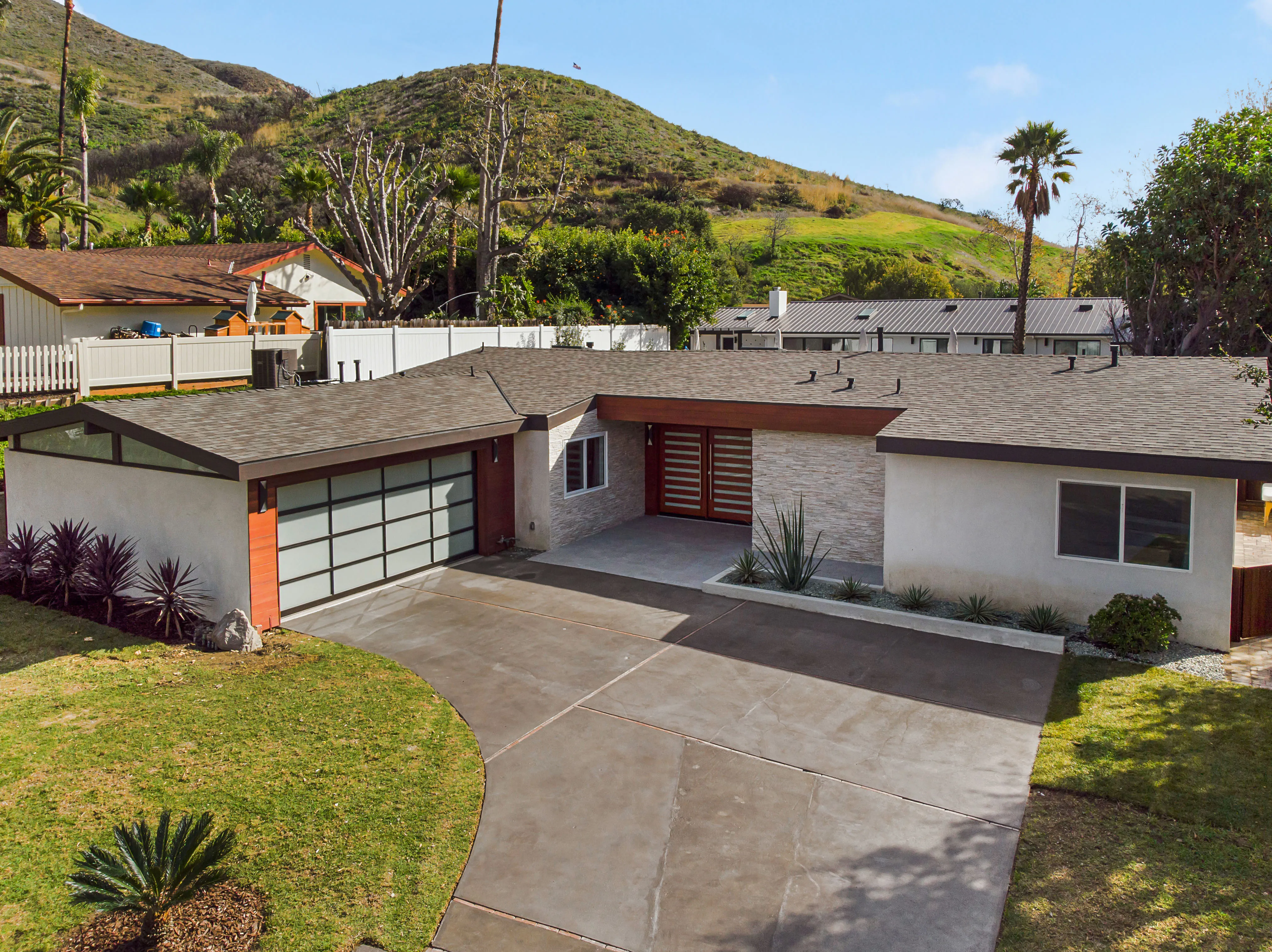 Vista Sierra Dr Malibu home and yard renovation — view 6
